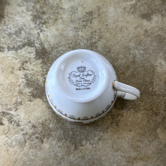 Vintage 1950’s Royal Graftan Fine Bone Floral China Made in England Lot of 3 - Picture 3 of 8